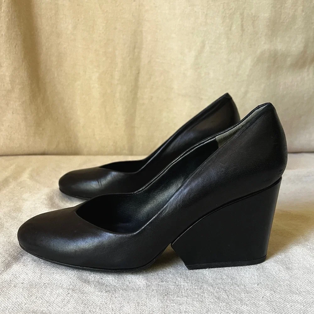 Robert Clergerie Paris Black Leather‎ Wedge Pumps Size 39.5 US 9